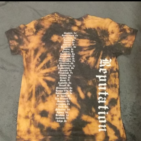 Taylor swift stadium tour shirt - Picture 3 of 3